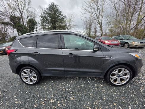 Used 2019 Ford Escape Titanium image 4