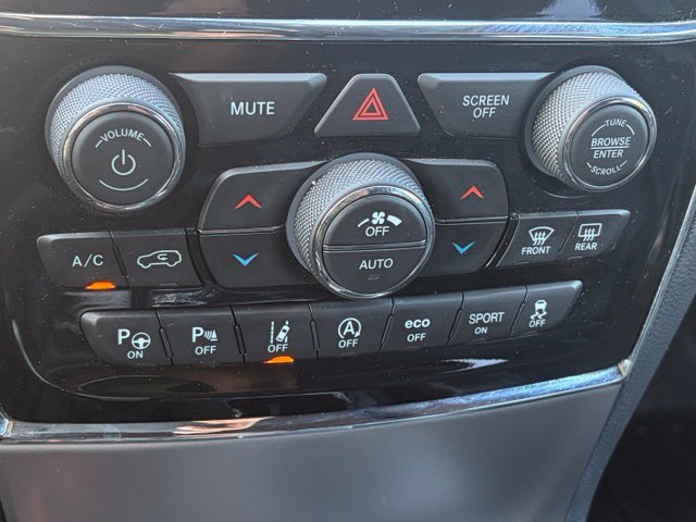 Used 2021 Jeep Grand Cherokee Overland AWD/4WD image 22