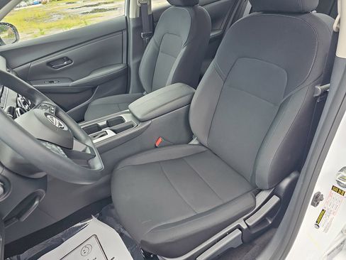Used 2025 Nissan Sentra S FWD image 17