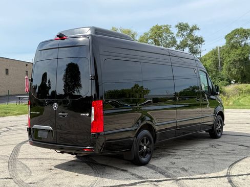 Used 2025 Mercedes-Benz Sprinter 2500 image 4