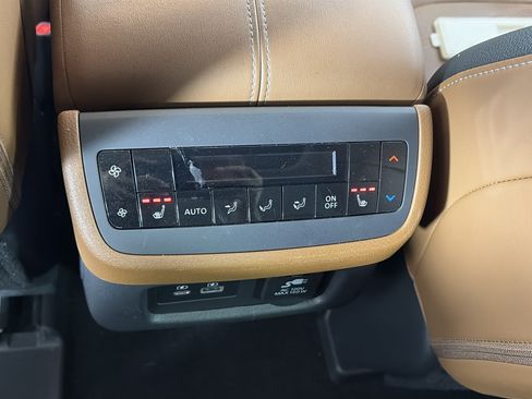 Used 2023 Nissan Pathfinder Platinum w/ Cargo Package AWD/4WD image 19