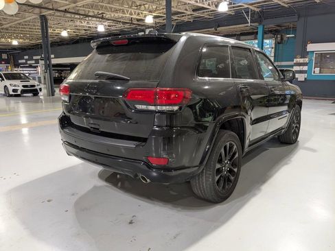 Used 2020 Jeep Grand Cherokee Altitude AWD/4WD image 7
