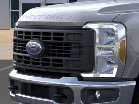 New 2026 Ford F350 XL w/ XL Chrome Package image 17