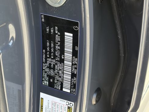 Certified 2025 Toyota 4Runner SR5 AWD/4WD image 31