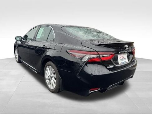 Used 2024 Toyota Camry SE FWD image 6