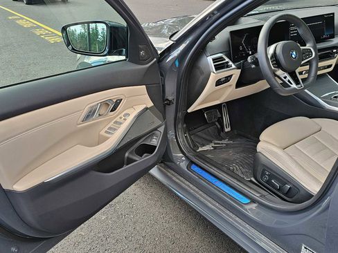 Used 2026 BMW 330i xDrive Sedan w/ M Sport Package image 19