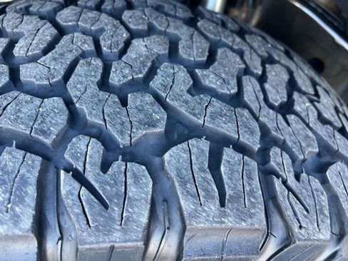 Used 2014 Jeep Wrangler Unlimited Rubicon w/ Connectivity Group image 9