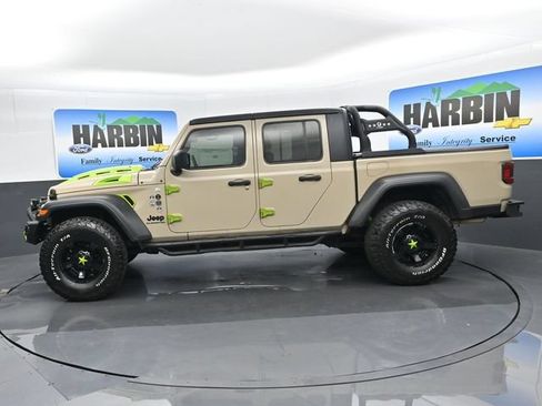 Used 2020 Jeep Gladiator Sport w/ Quick Order Package 24S AWD/4WD image 2