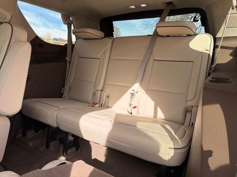 Used 2021 GMC Yukon Denali w/ Advanced Technology Package image 25