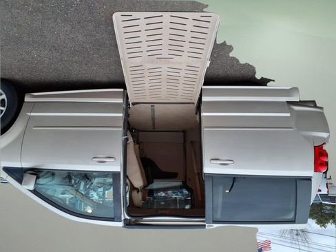 Used 2015 Dodge Grand Caravan SXT w/ UConnect Hands-Free Group image 14