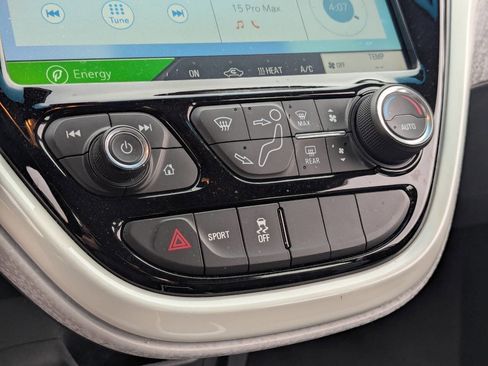 Used 2021 Chevrolet Bolt LT image 31