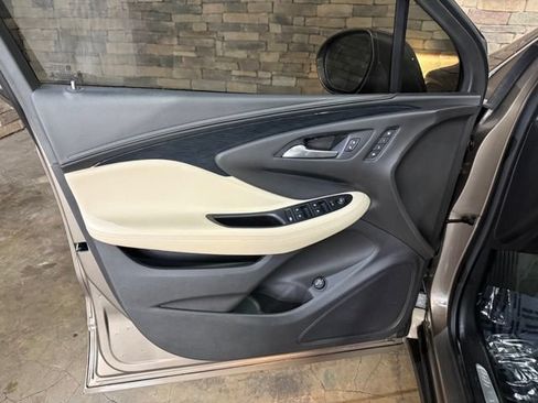 Used 2017 Buick Envision Essence FWD image 11