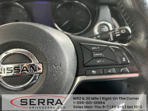 Used 2018 Nissan Rogue SV w/ Premium Package AWD/4WD image 20