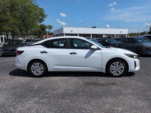 Certified 2024 Nissan Sentra S FWD image 3