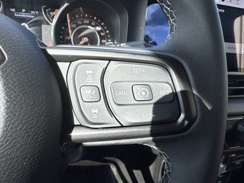Used 2026 Jeep Wrangler Unlimited Sport AWD/4WD image 31