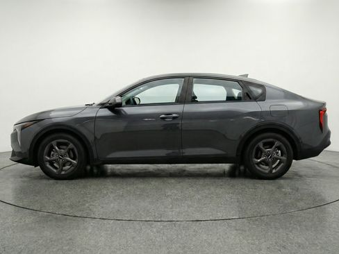 Used 2025 Kia K4 LXS image 5