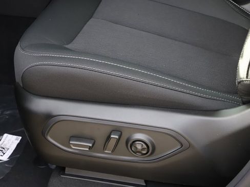 New 2025 Jeep Grand Cherokee L Laredo image 13