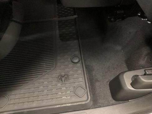 New 2026 RAM 1500 4x4 Crew Cab image 36