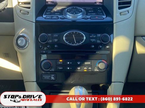 Used 2012 INFINITI FX35 AWD w/ Premium Pkg image 11