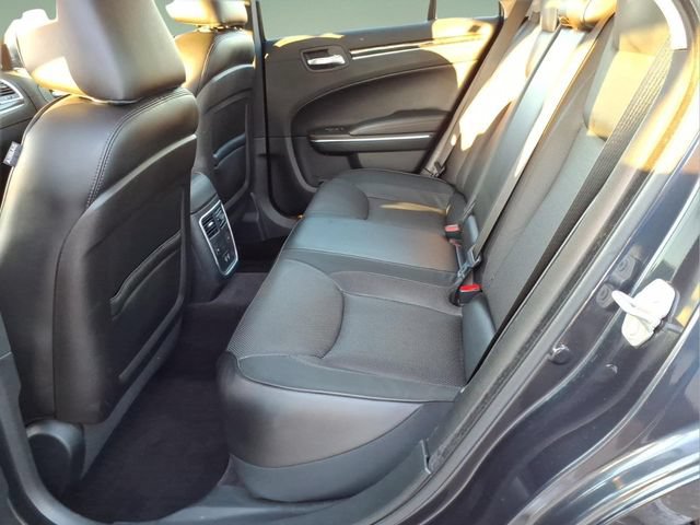 Used 2018 Chrysler 300 Limited AWD/4WD image 12