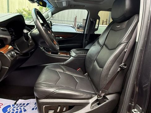 Used 2017 Cadillac Escalade Luxury RWD image 15