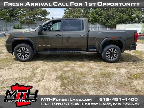 Used 2022 GMC Sierra 2500 AT4 w/ AT4 Premium Plus Package AWD/4WD image 4