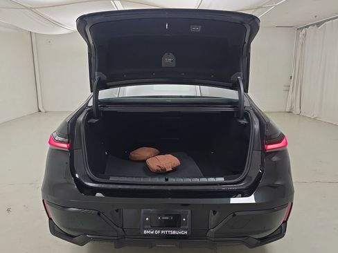 New 2026 BMW i7 xDrive60 w/ Executive Package image 30