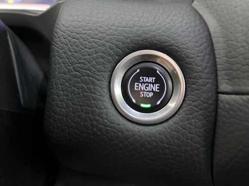 Used 2023 GMC Yukon Denali AWD/4WD image 17