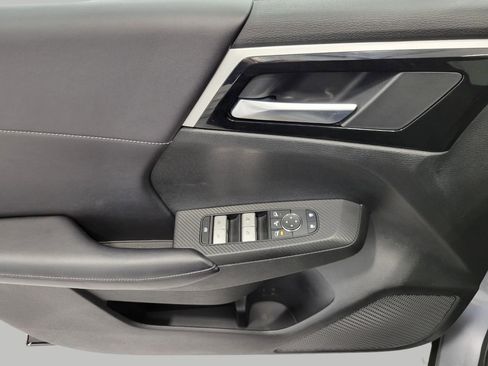 Used 2024 Mitsubishi Outlander AWD image 25