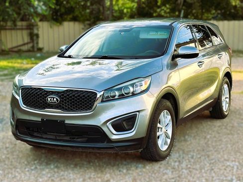 Used 2016 Kia Sorento L FWD image 1