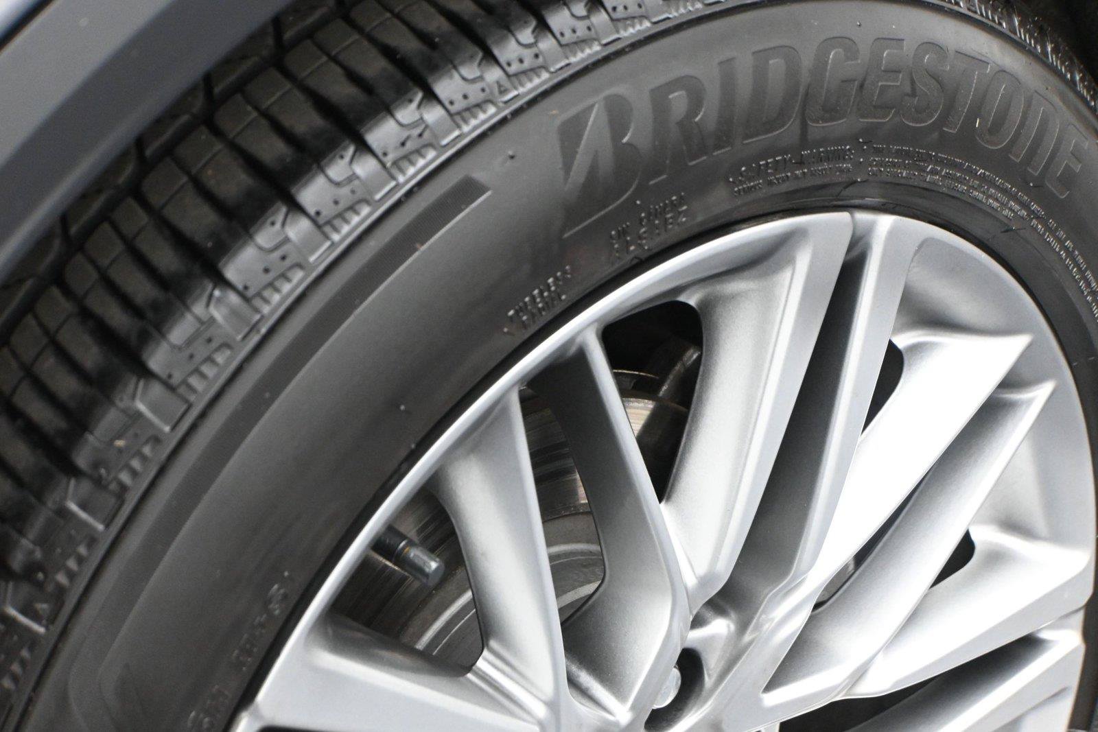 Used 2023 Acura MDX w/ Advance Package AWD/4WD image 14