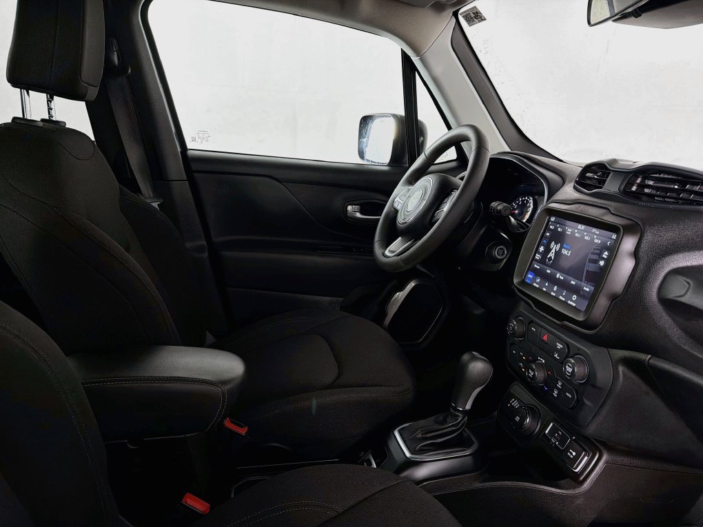Used 2023 Jeep Renegade Latitude AWD/4WD image 34