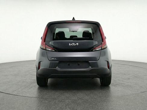 Used 2025 Kia Soul LX w/ LX Technology Package FWD image 7