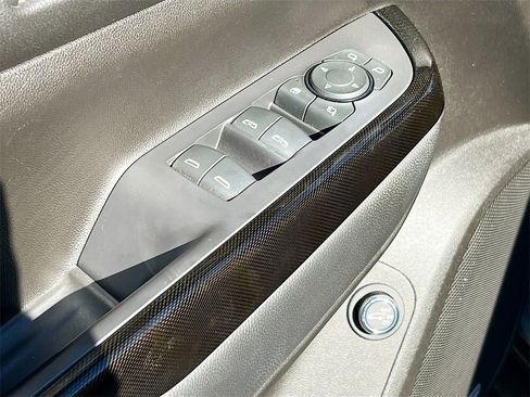 Used 2022 GMC Acadia AT4 w/ Technology Package image 18