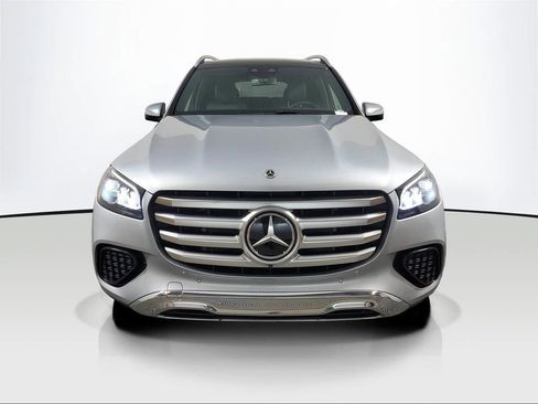 Used 2025 Mercedes-Benz GLS 450 4MATIC image 2