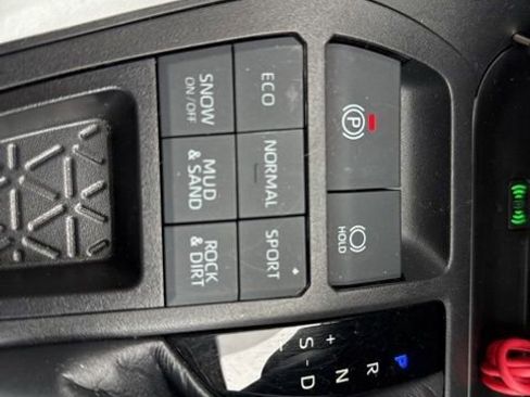 Used 2022 Toyota RAV4 XLE Premium AWD/4WD image 15