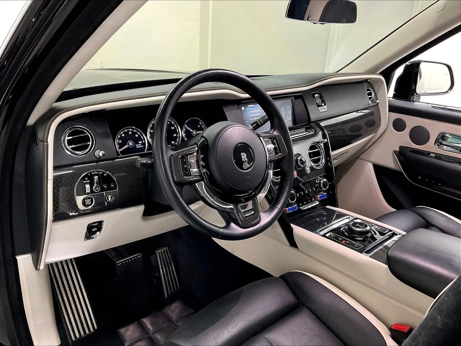 Used 2021 Rolls-Royce Cullinan Black Badge AWD/4WD image 9