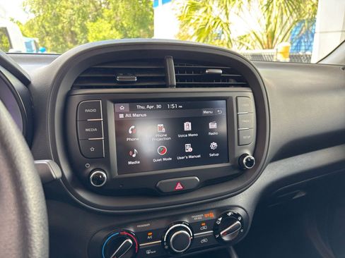Used 2025 Kia Soul LX w/ LX Technology Package FWD image 20