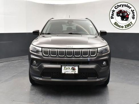 Used 2022 Jeep Compass Latitude w/ Convenience Group AWD/4WD image 5