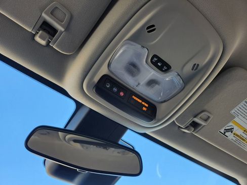 Used 2021 Buick Encore GX Select image 18