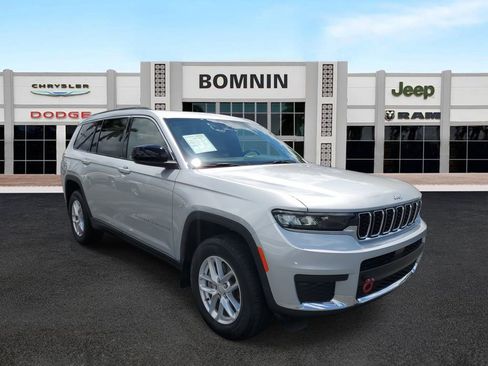 Used 2024 Jeep Grand Cherokee L Laredo w/ Trailer Tow Package image 2