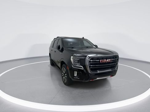 Used 2022 GMC Yukon XL AT4 w/ AT4 Premium Package AWD/4WD image 3