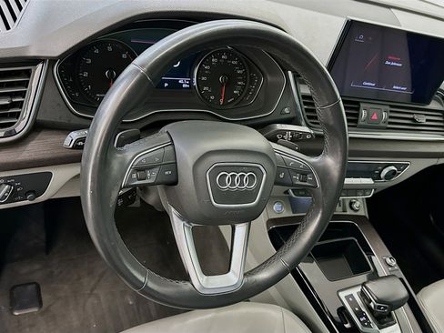 Used 2023 Audi Q5 Premium w/ Convenience Package image 18