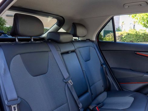 Used 2023 Kia Niro EX image 19