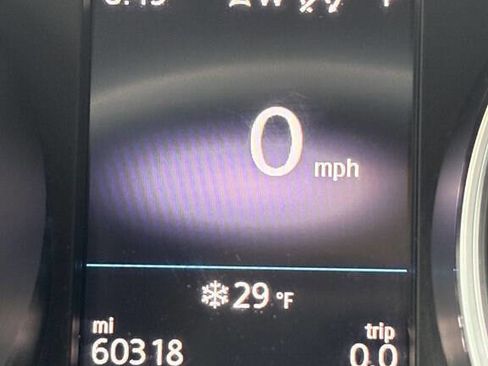 Used 2018 Volkswagen Tiguan SEL w/ 3rd Row Seat Package image 21