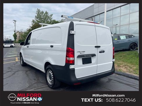 Used 2023 Mercedes-Benz Metris image 3