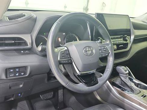 Used 2021 Toyota Highlander Platinum AWD/4WD image 20