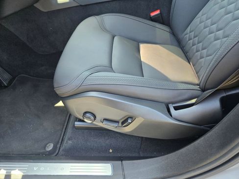 Certified 2025 Volvo XC90 B6 Plus AWD/4WD image 10