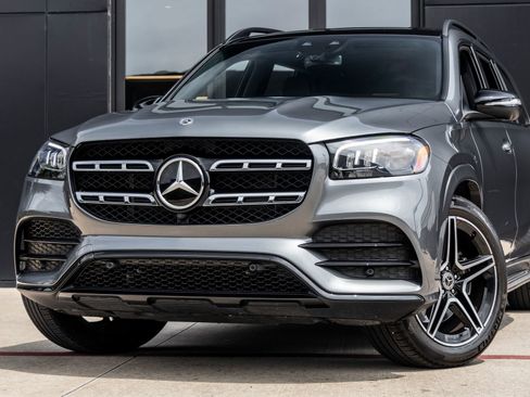 Used 2023 Mercedes-Benz GLS 450 4MATIC image 3