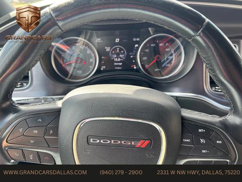 Used 2018 Dodge Charger SXT image 12